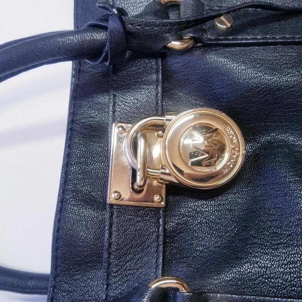 🌸Michael Kors |‎ Leather Black Medium Sized Bag - Picture 2 of 9